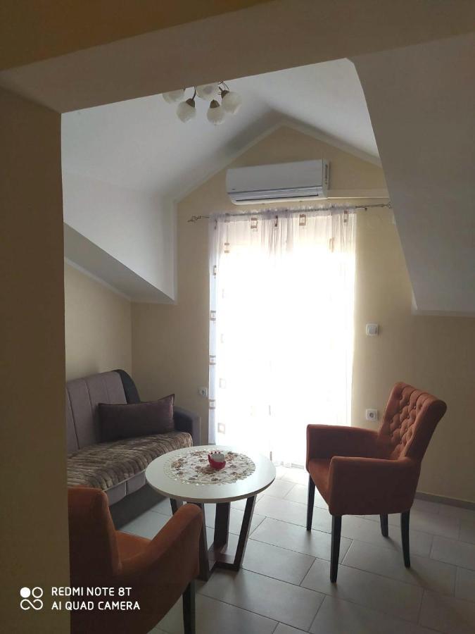 Apartmani Popovic V&A Tivat Kültér fotó