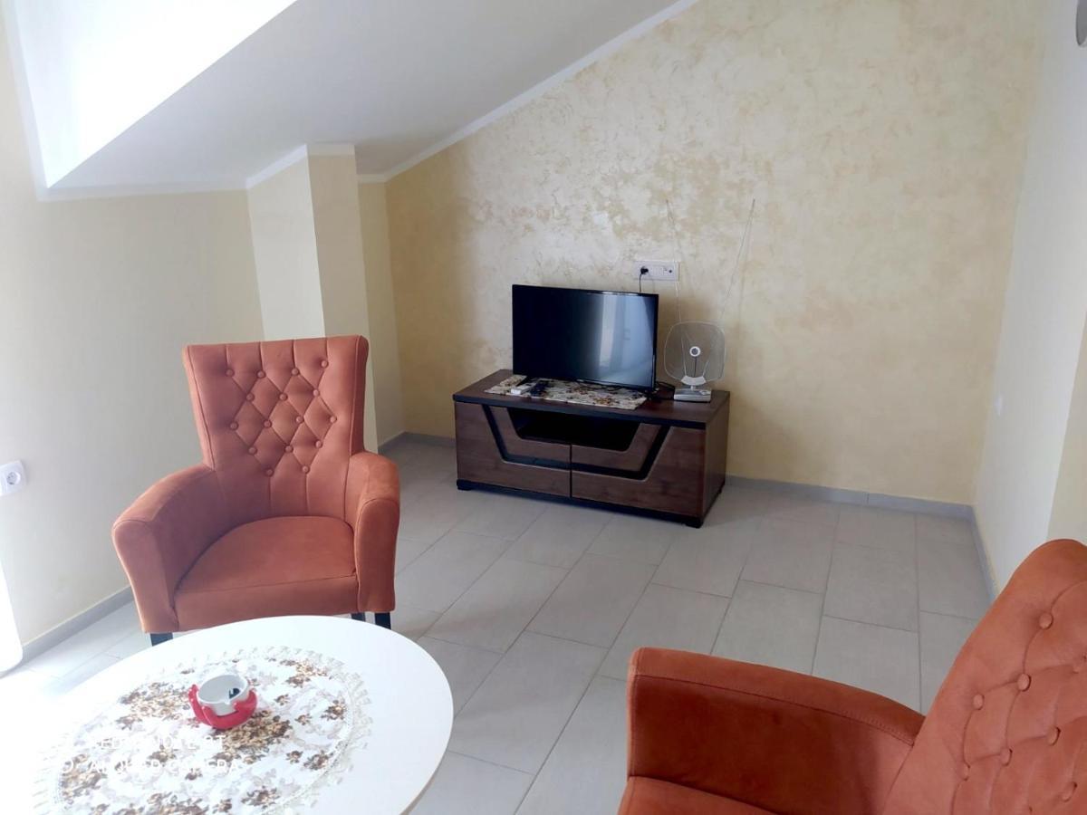 Apartmani Popovic V&A Tivat Kültér fotó