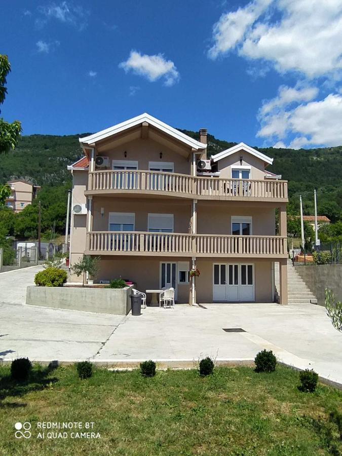 Apartmani Popovic V&A Tivat Kültér fotó