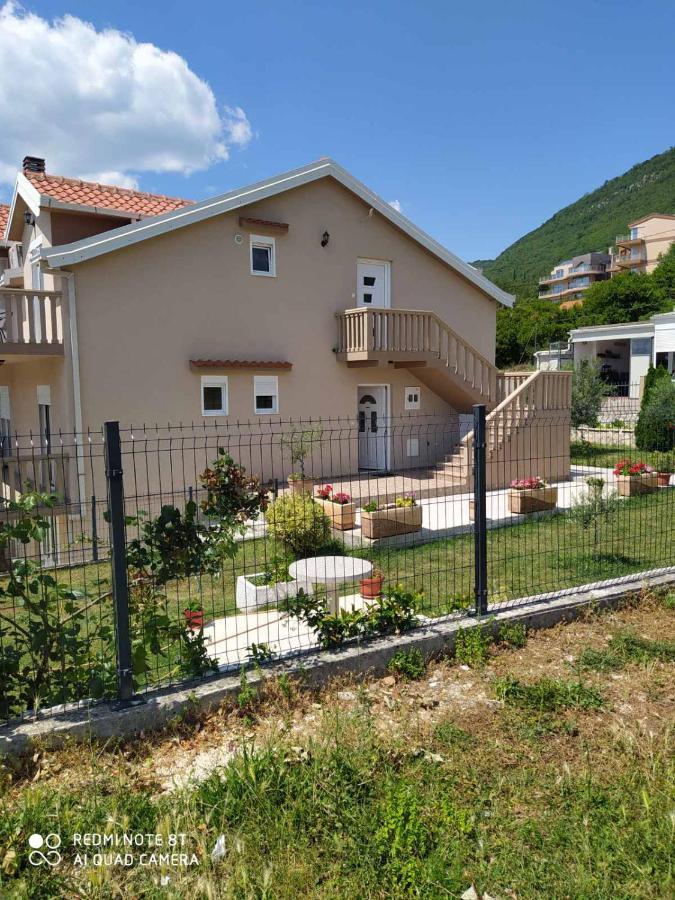 Apartmani Popovic V&A Tivat Kültér fotó
