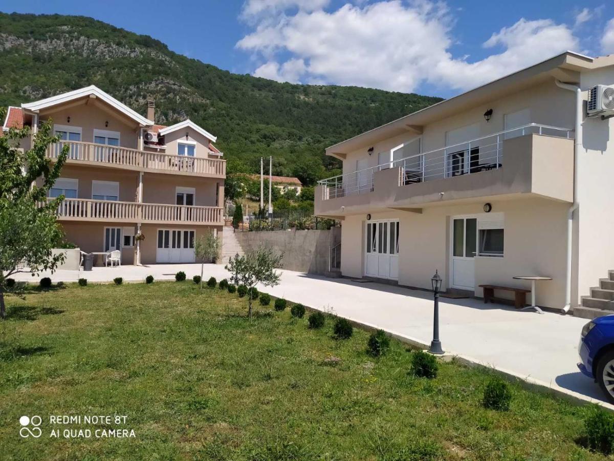 Apartmani Popovic V&A Tivat Kültér fotó