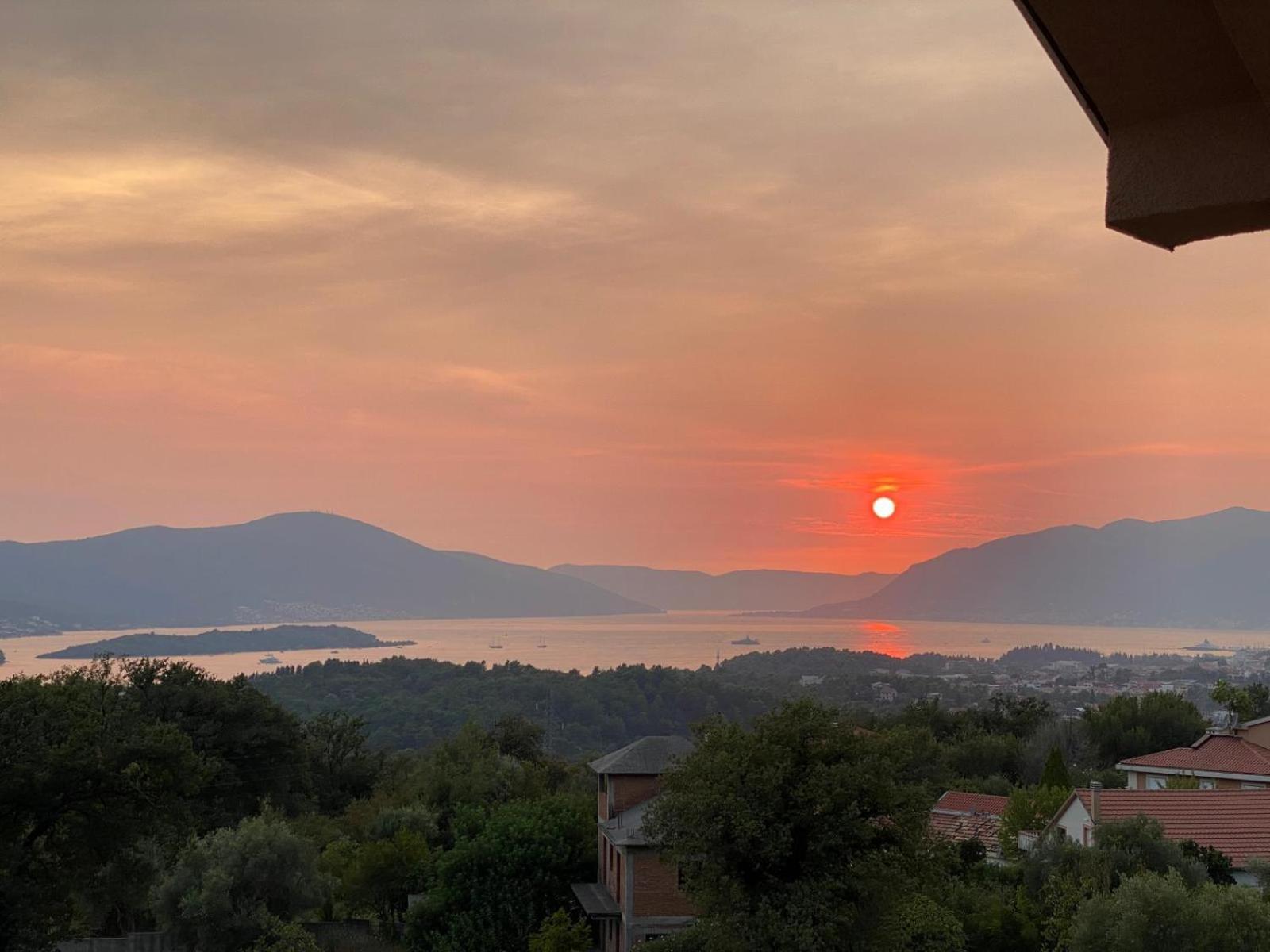 Apartmani Popovic V&A Tivat Kültér fotó